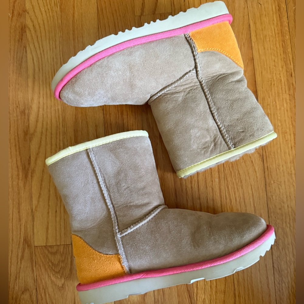 Big Kids UGG boots size 4 brown pink piping with orange back